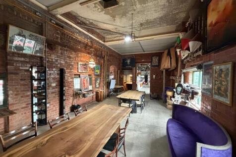 Showroom to rent Image 6
