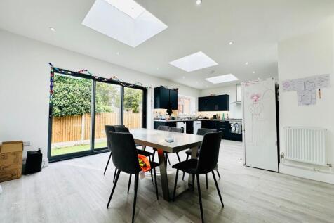 8-bed detached on Harrington Drive, Lenton, £5,547/mo
