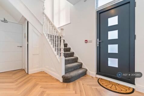 Light-Filled Entrance 