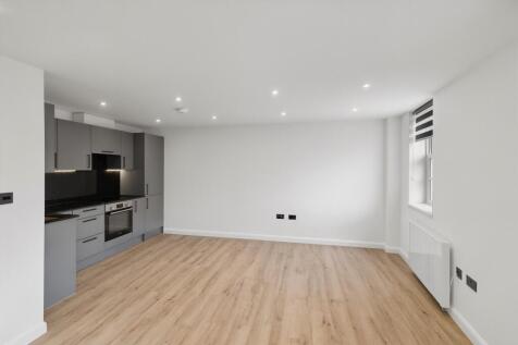 Bridge Street, Leatherhead, Surrey, KT22 8BZ photo 4