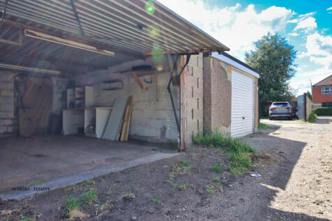 Garage and access road Swanscombe DA10