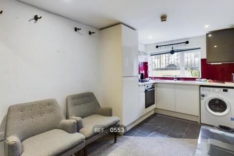 Kitchen &amp; Living area