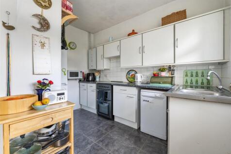 Whitehall Gardens, E4