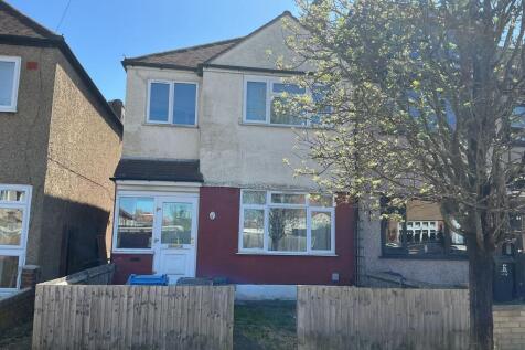 Mitcham, CR4 - property photo