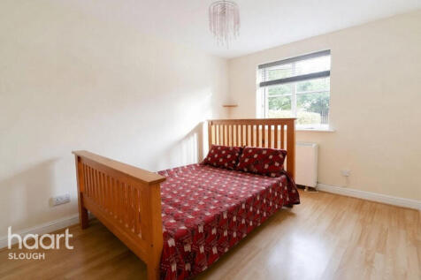 Lovegrove Drive, SLOUGH photo 4