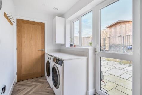 18- 1384609-9-6924800443c62.jpg