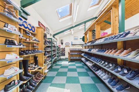 CAM04201G0-PR0094-STILL023