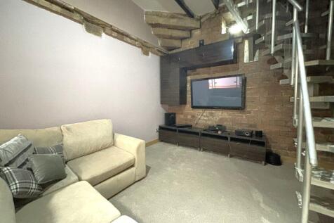 Independent House, 125 High Street, Heckmondwike, WF16 0PW photo 5