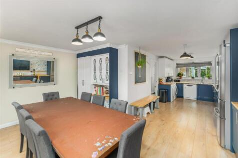 30 Nickling Road, Banbury-5.jpg