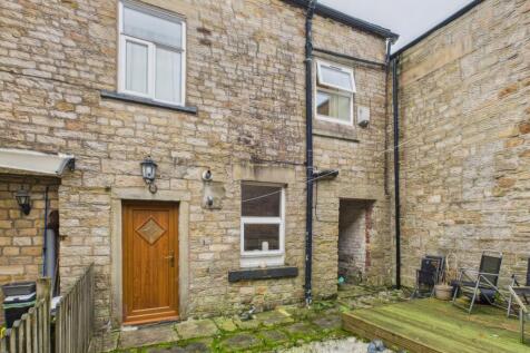 CAM03729G0-PR0200-STILL014