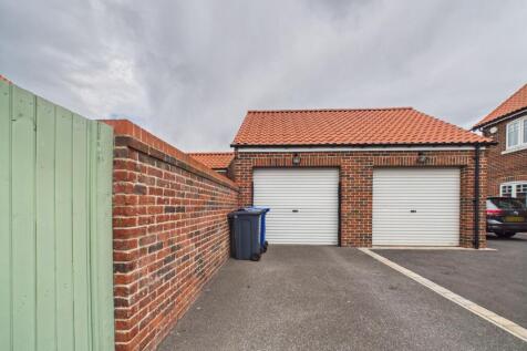 Garage (Left Side)