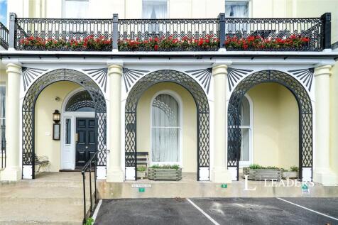 Chain Pier House