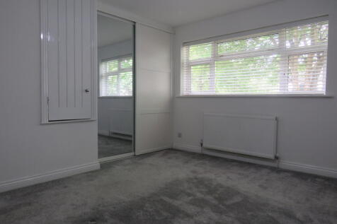 Lynton Close, Warwick photo 5