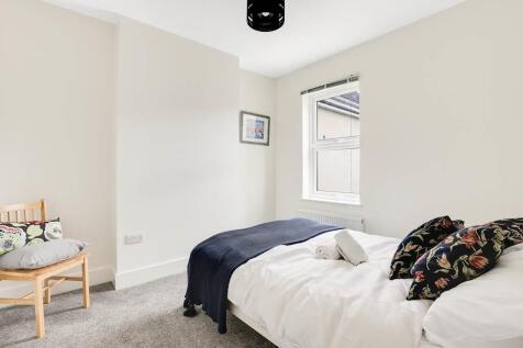 01-c191JHPropWpen - 12 Southey Street - 32-small.j