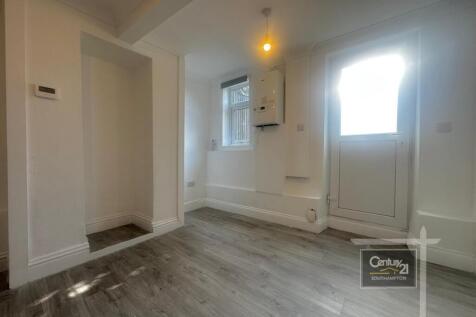 |Ref: R152319|, Dale Road, Southampton, SO16 6QJ photo 3