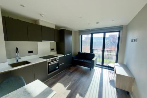Kitchen/ Living Area