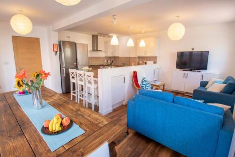 Rooms Available in 4 Saxton Court, Gillingham,  photo 5