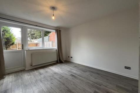 Lintons Lane, Epsom photo 4