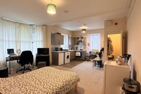 Living / Sleeping area