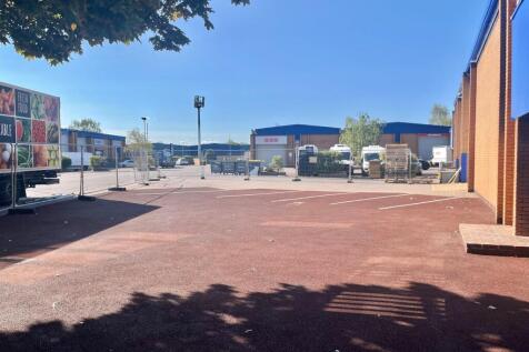 2 Crown Yard.jpeg