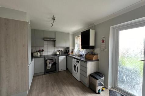 Watermills Close, Andover photo 4