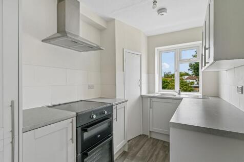 Staines, Middlesex, TW18 photo 5