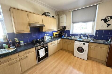 Haddon Avenue (Room 6), Burley, Leeds photo 5