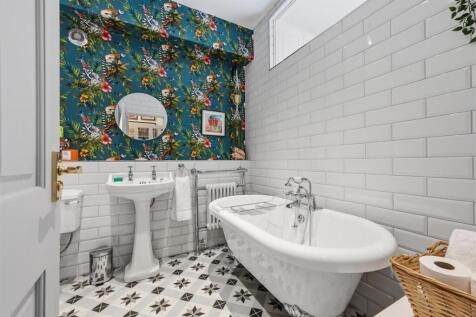 Bathroom - bath and sink.jpg
