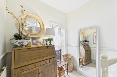 CAM01995G0-PR0332-STILL012