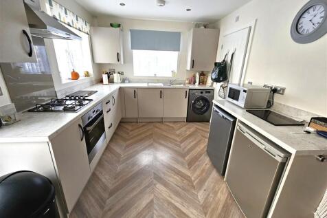 Kitchen (2).jpg
