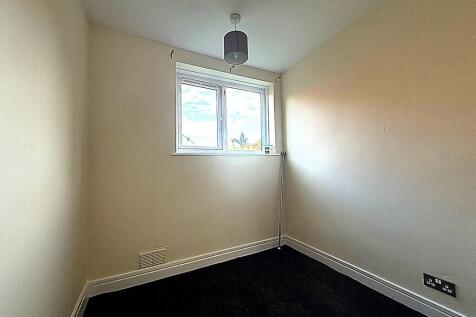 Elm Close, Binley Woods, Coventry photo 5