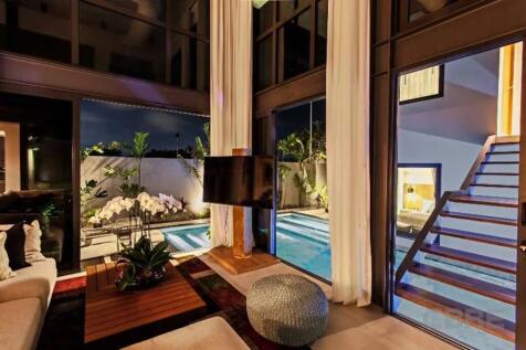 Riverhouse - Living room