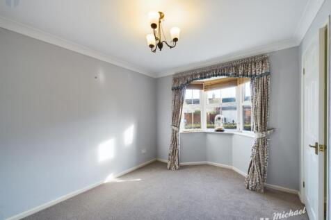 CAM03218G0-PR0516-STILL007