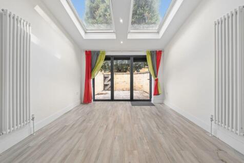 Holm Oak Close, East Putney SW15 photo 3
