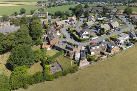 Bramleys Estate Agents - Lydgate Drive - Lepton (3