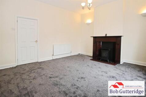 LOUNGE / DINING ROOM