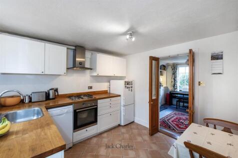 10 Rose St, TN9 2BN 007.jpg