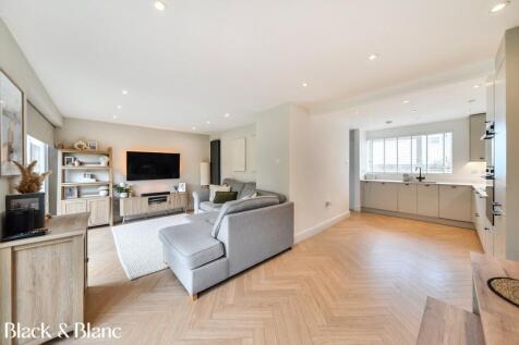 Living/ Kitchen
