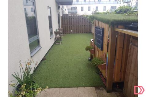 Private garden patio