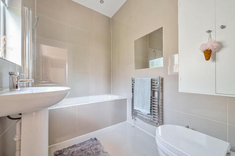 Bedroom Four En-S...