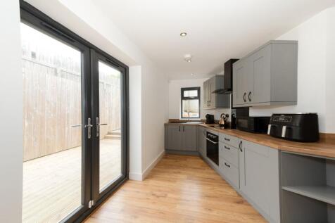 OPEN PLAN KITCHEN, DINER AND LIVING ROOM