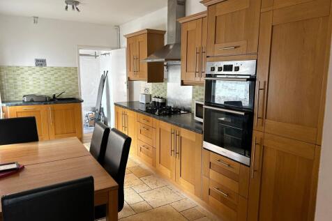 4 Bed - Penny Lane, Mossley Hill, L18 photo 4
