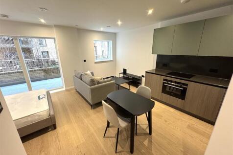 Living Area pic 2.jpeg