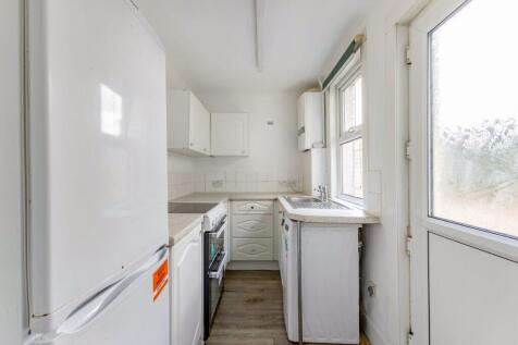 Nunsbury Cottages-EN10 6AG photo 4