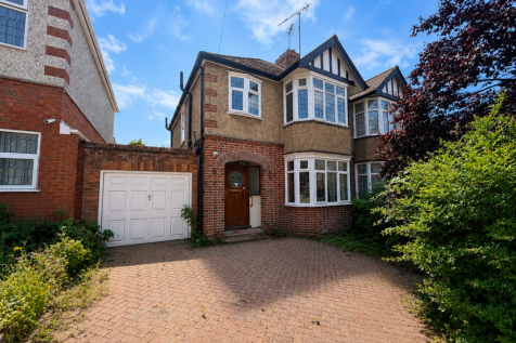 Luton, LU2 - property photo