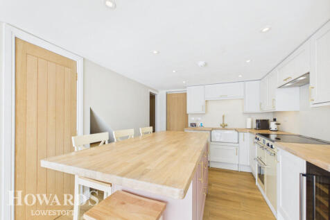 Lowestoft, NR32 - property photo