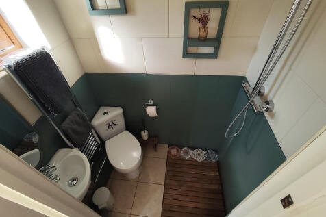 GF Shower Room