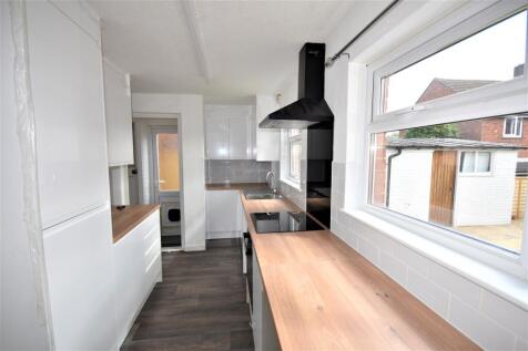 Crondall Avenue, Havant, PO9 photo 4