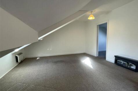 Trafalgar Road, Dewsbury, WF13 photo 4