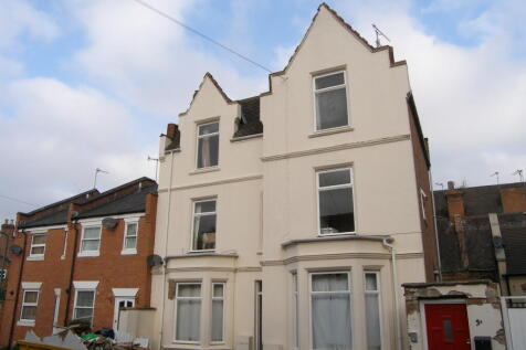 3-bed terraced on 3 Beaconsfield Street West, £1,875/mo